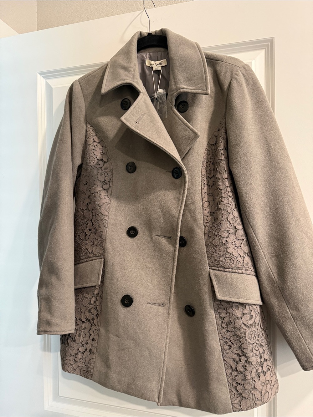 NWOT Simply Noelle Women’s Double-Breasted Lace-Panel Coat - Taupe sx s/m